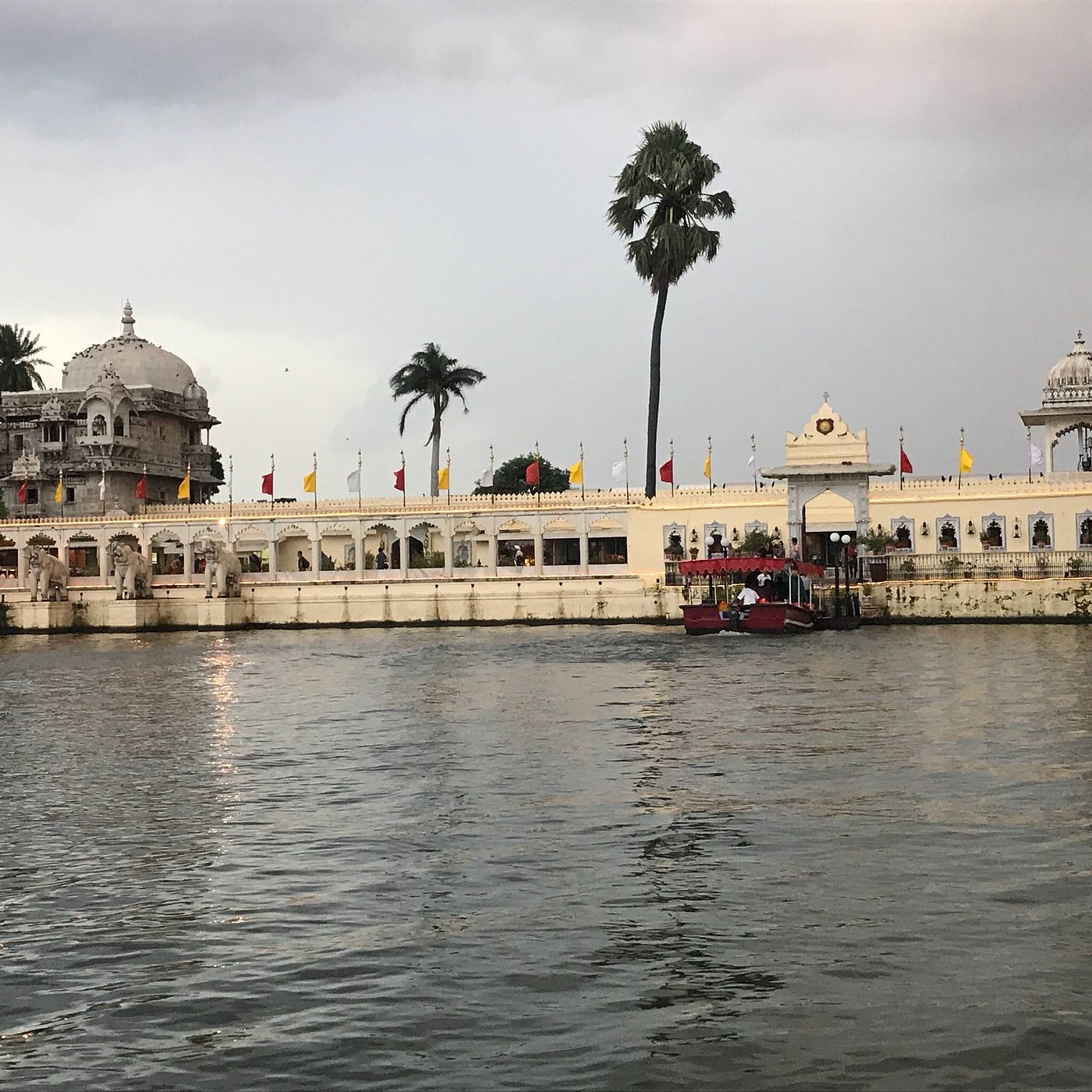 Explore Jag Mandir Palace, Udaipur: A Royal Island Retreat